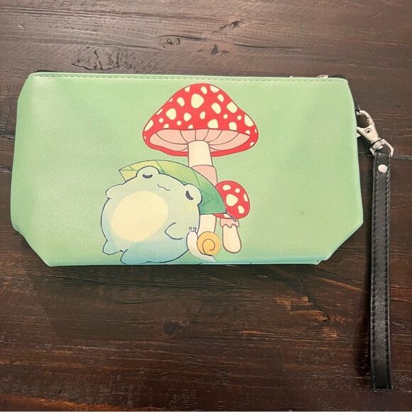 Green Small Pouch with Mushroom Design - Picture 1 of 4
